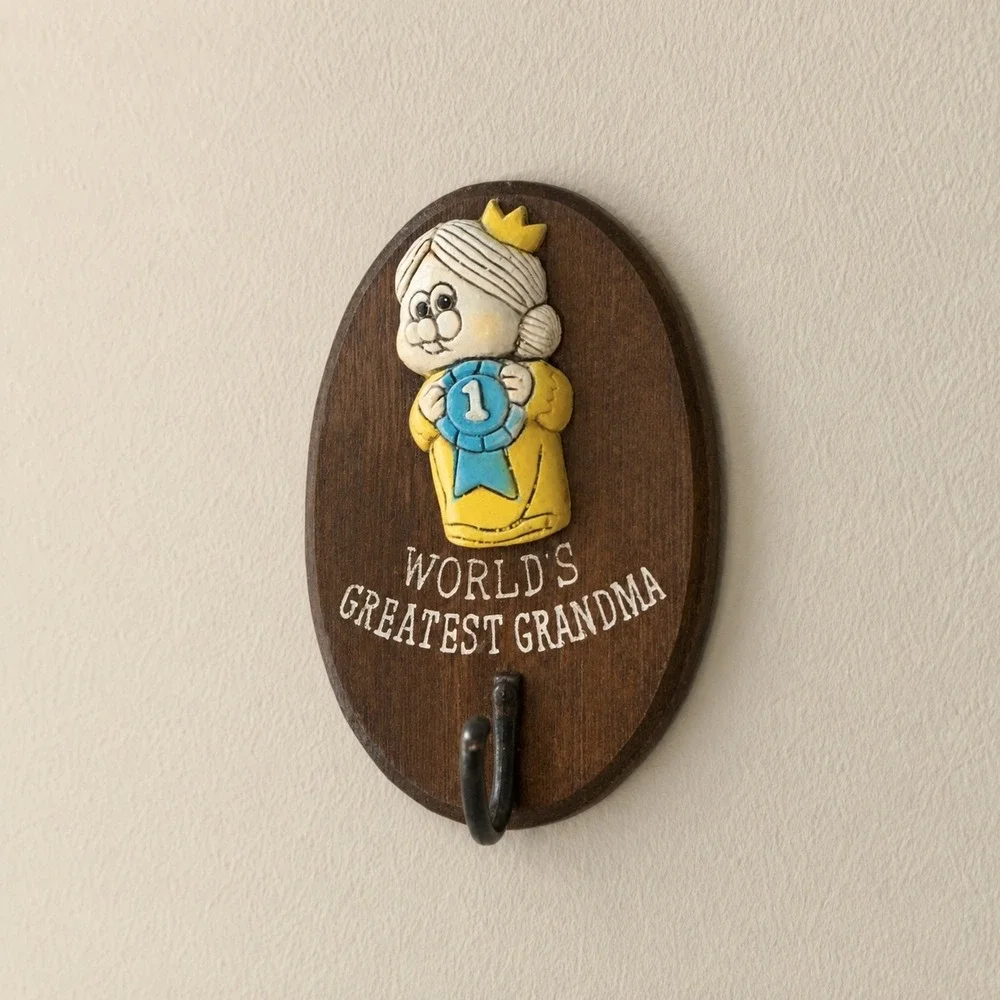 Vintage Worlds Greatest Grandma Wood Wall‎ Plaque Hook Retro 4x2.5 Inch Decor